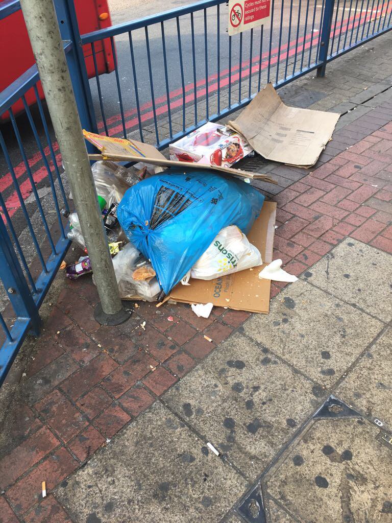 ❤️ <a href="/wimbledon/">Wimbledon</a> but hate the state of our streets in Merton under the leadership of <a href="/Merton_Council/">Merton Council</a> &amp; their waste contractor <a href="/VeoliaUK/">Veolia | UK</a>