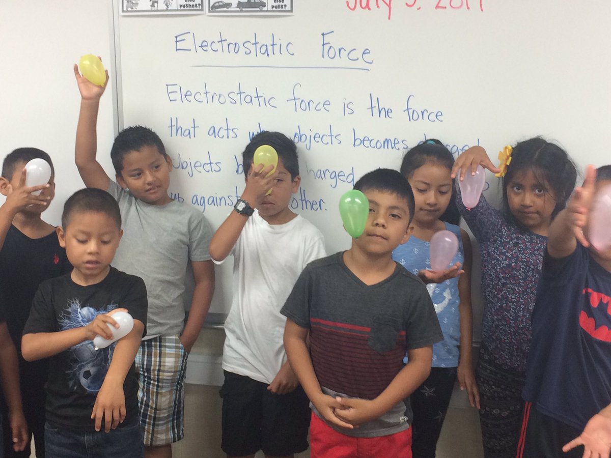 Science fun with electrostatic force and balloons becoming charged#migranted#summerschool