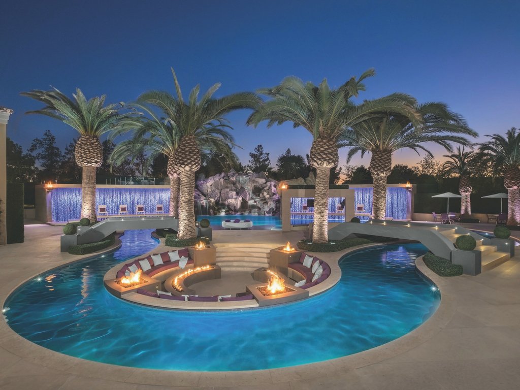 Luxurypoolsmag's tweet image. Do you have what it takes? Submit your #pooldesigner profiles to be considered for an elite spot in Luxury Pools. ow.ly/t71X3060u8e