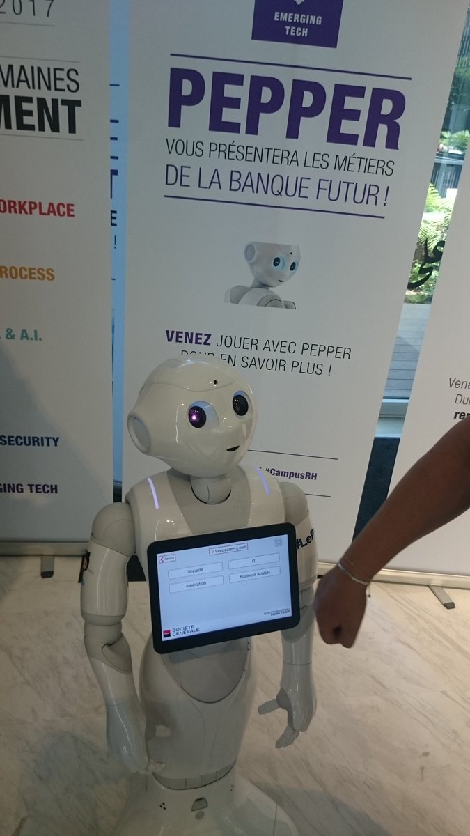 global_biz_'s tweet image. #robot #Pepper #TechWeekSG
