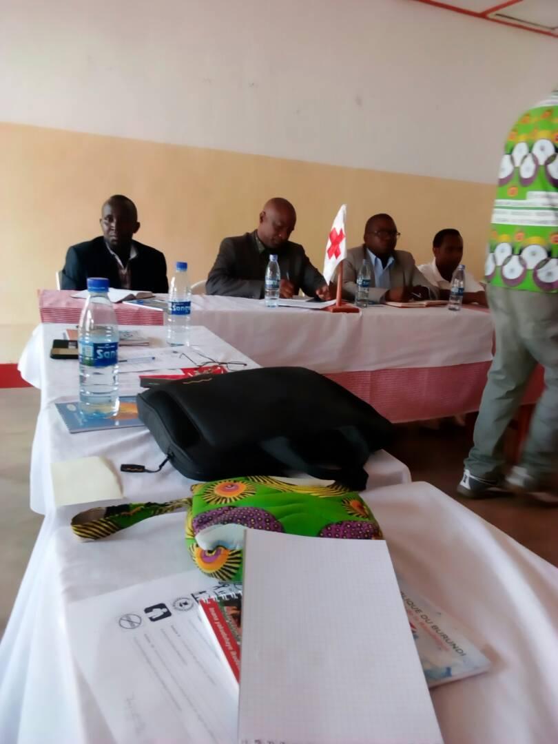 MNankwahomba's tweet photo. #Burundi#kirundo#Administration&amp;ABS#atelier sensibilisation contre VSBG: resultats positifs :la population défend les droits de l'homme. https://t.co/reJ0P99luj