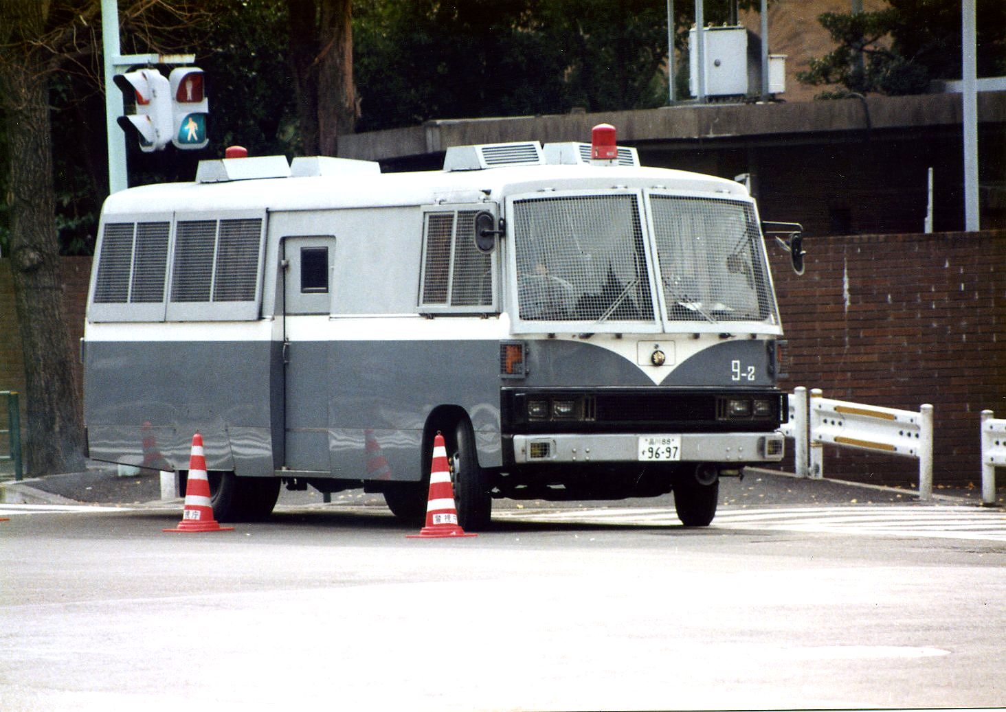 昭和レトロ 警視庁機動隊4WD 昭和レトロ 警視庁機動隊4WD - メルカリ