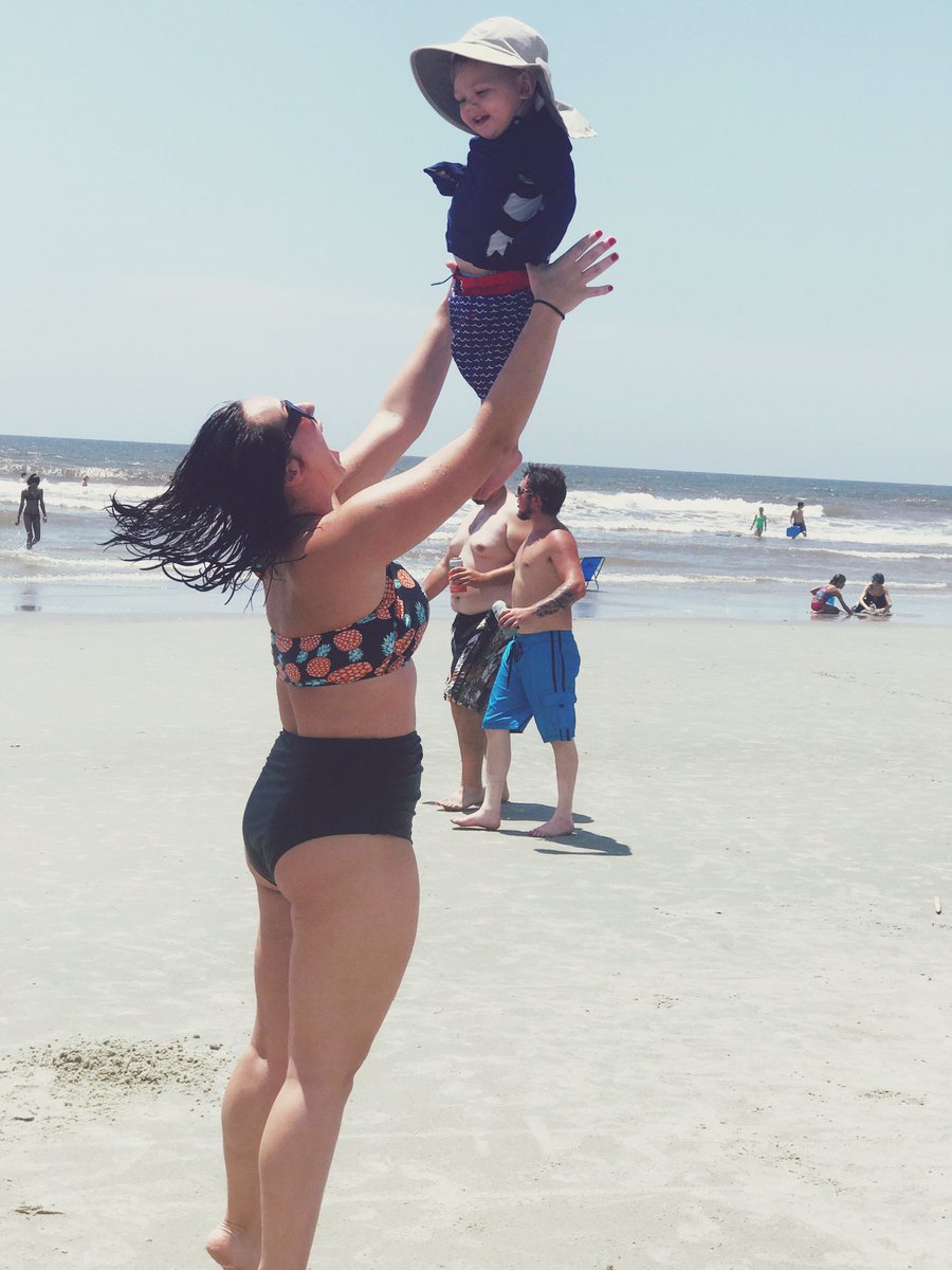 TheoReactionss's tweet image. Auntie Juju and I having a blast at the beach! #NorthCarolina #BeachBaby #SummerVibes