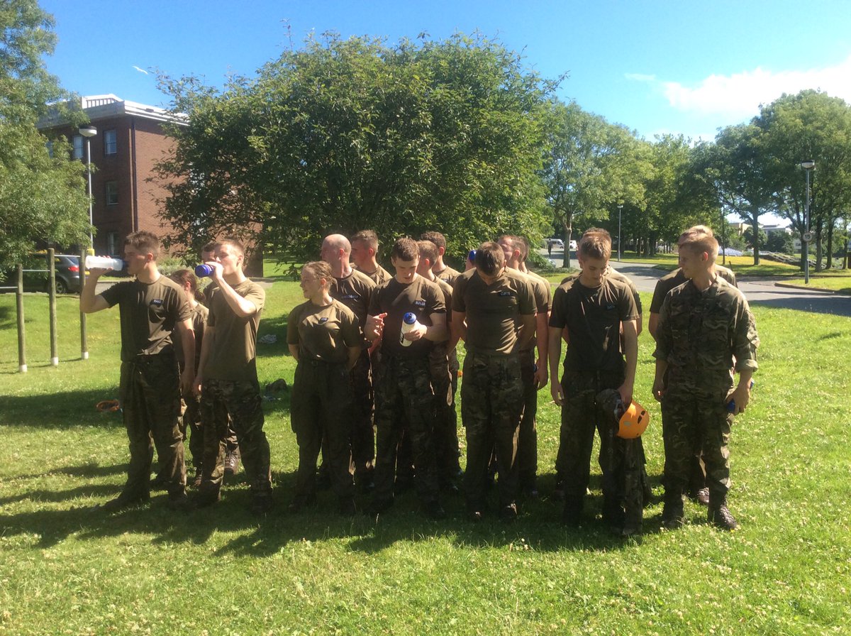 HMS_Raleigh's tweet photo. More of Nelson 2 attacking the assault course. #NavyFit #Nelson2 https://t.co/fugC81CIXd