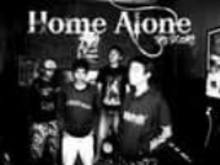 DTASpeed's tweet image. Tahun 2010 lagi metel metelan \M/ nuansa hitam putih , beungeutpun rumeuk =)) =;(