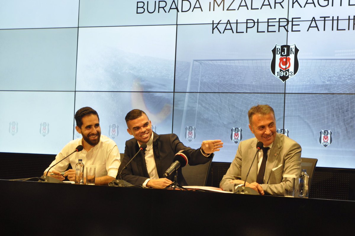Besiktas's tweet photo. 😀 https://t.co/64Tm3unFMM