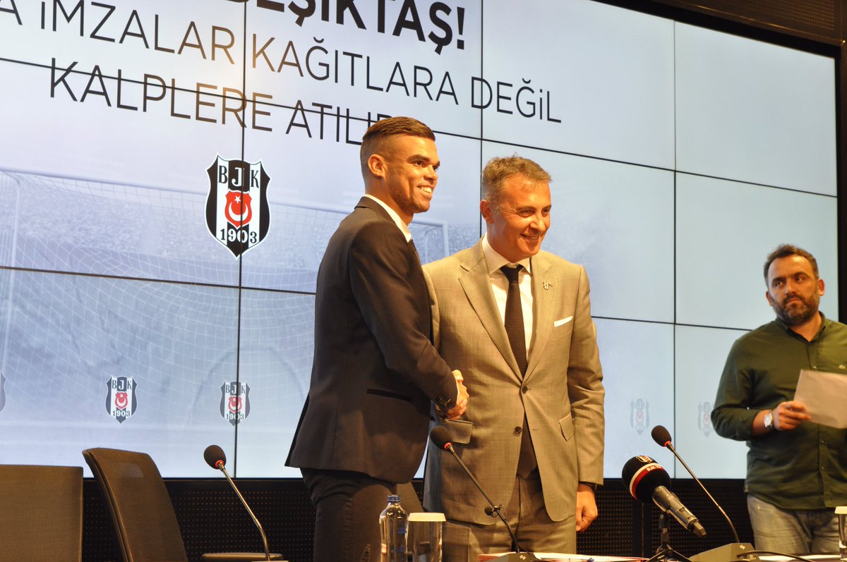 Besiktas's tweet photo. 😀 https://t.co/64Tm3unFMM