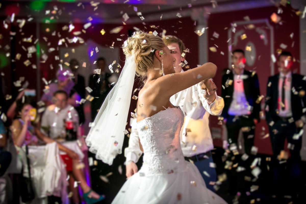 Statuswcars's tweet photo. #proms #wedding #Brithdays #hendos don't forget your play list 🎉let's get the party started 03336005555 #northeasthour #FirstDates #Brides https://t.co/ftr9zbsKkc