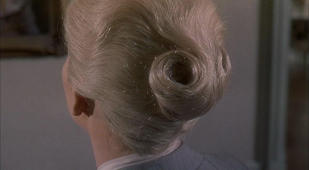 Fadhlaoui2's tweet photo. #cheveux Vertigo-chignon #KimNovak dans #vertigo #photo #JenMann #peinture https://t.co/BL0c9vKwqN
