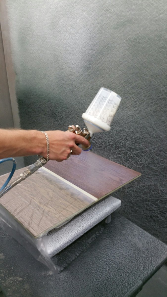 HabecoBV's tweet photo. Demo op maat: #Non-#Paint @finixa en #watergedragen #lakken van #HesseLignal. Door @Jfgerritse (06-10975573) bij @doelbeek https://t.co/SF0JW3QzKB