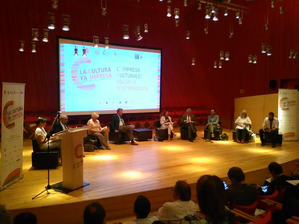 indugiare's tweet photo. @BarniGiovanna apre tavola rotonda #valori e #sostenibilità parlando di #responsabilità e #coop #laculturafaimpresa https://t.co/LXXKXLQie5