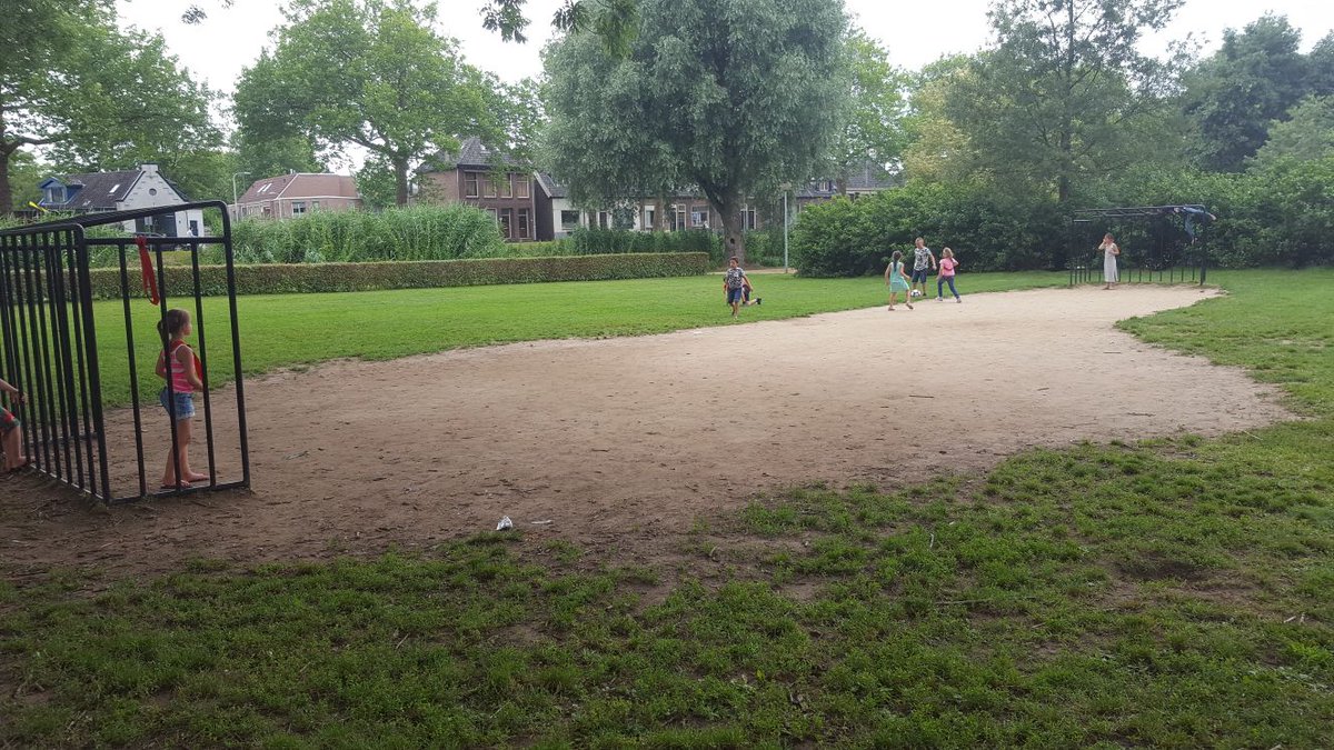 Voetbal,  basketbal en trefbal <a href="/Wegwijzer4/">KC De Wegwijzer</a> lekker samen spelen! @BeweegWijs <a href="/Marit_BW/">Marit Jacobs</a>  <a href="/ZutphenActief/">ZutphenActief</a> <a href="/gem_Zutphen/">Gemeente Zutphen</a>