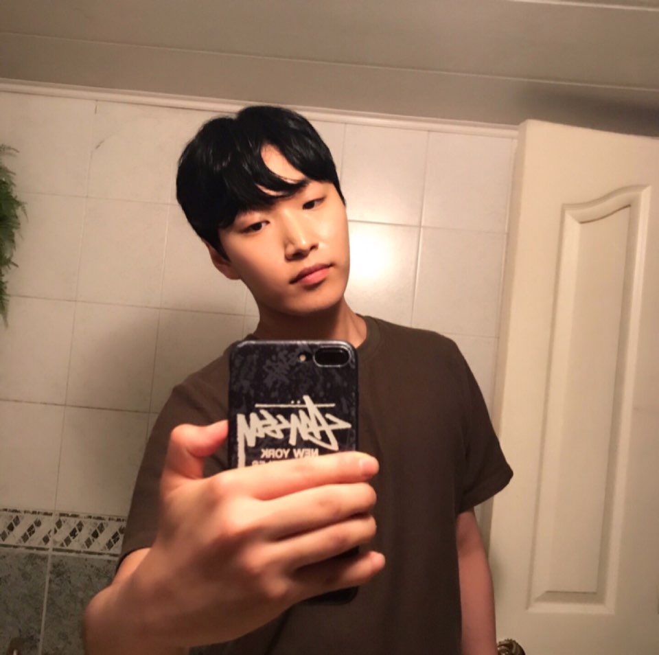 J2KC_'s tweet photo. #진 あの...きょうはいきることがむずかしなてんきでした😤 日本はだいじょうぶ? https://t.co/E1OABsMLWL