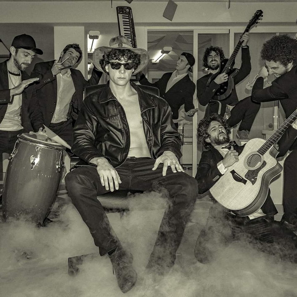 FrontmanManager's tweet photo. #likemodels #love #smile #instagood #photooftheday #mallorca #pollença #livemusic #smoke #weed #reggae #pop #concertscomingsoon #dub #magic https://t.co/bPh64HCEbT