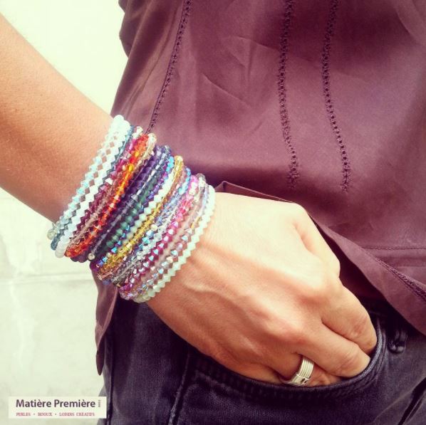MatPremParis's tweet image. Idée de bracelets colorés pour l'été très simples à réaliser, composés de toupies Swarovski + fil élastique ! 🌈