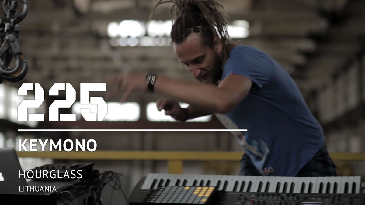 JukeTrainWatch's tweet image. #Keymono live at the train depot on Juke Train 225. Watch the video here: tinyurl.com/ybuakb58 #juketrain #livemusic #VideoOfTheDay