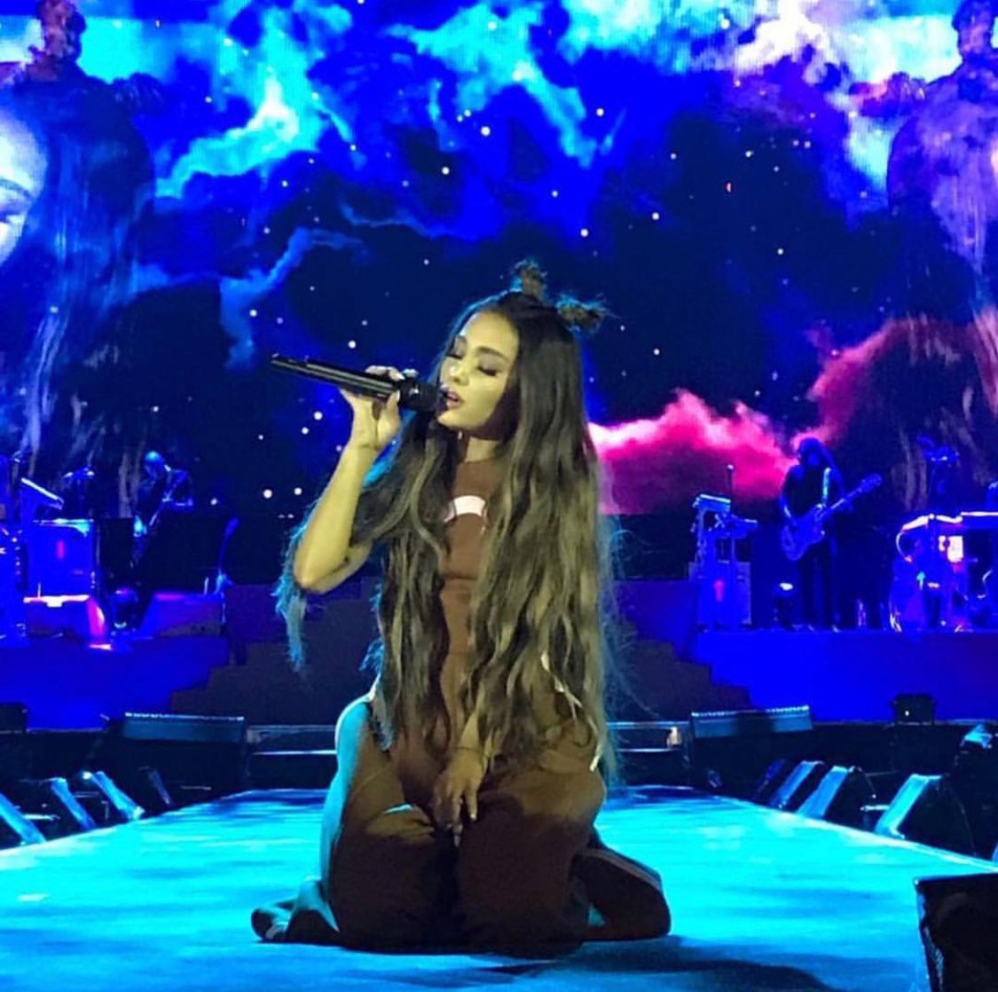 arianasharmoni's tweet photo. ES HOY #DWTArgentina https://t.co/vgWpbOhGQv
