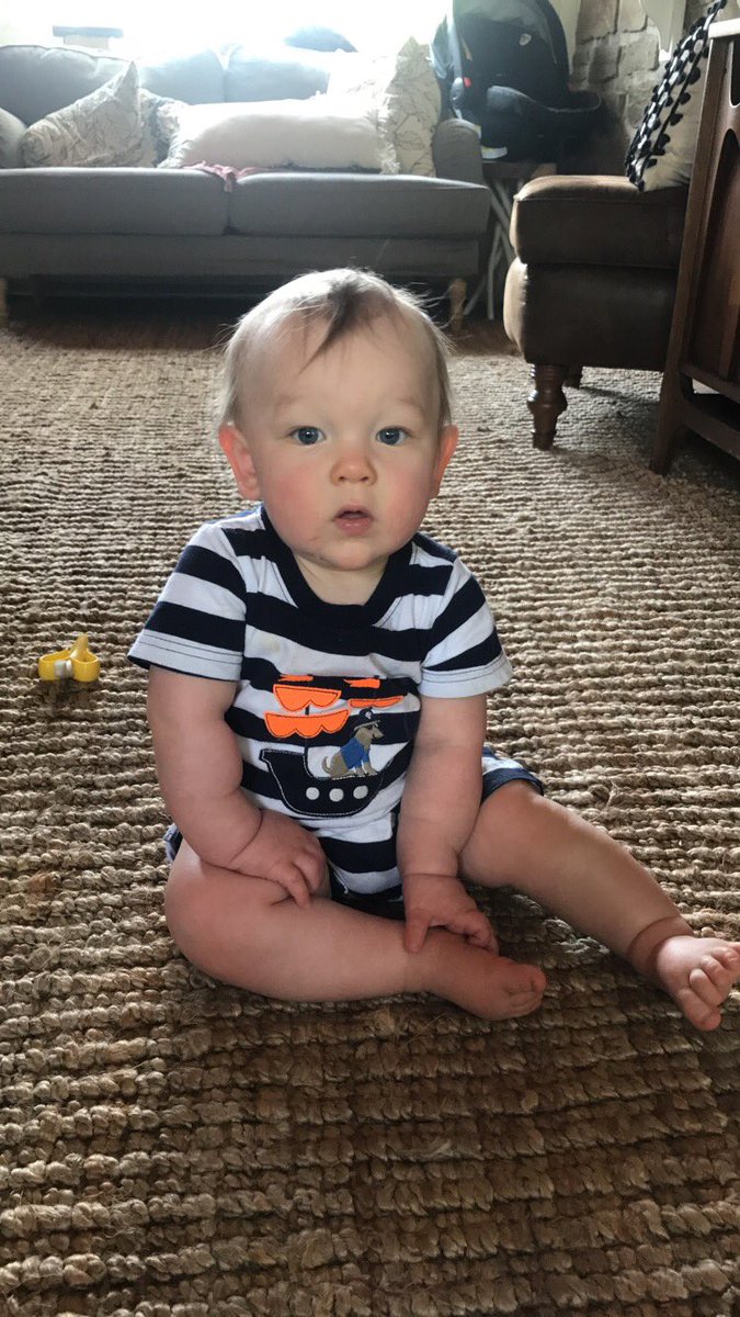 SarahHowell17's tweet photo. Being spit up on doesn't even phase me anymore https://t.co/FG0wGoz4R4