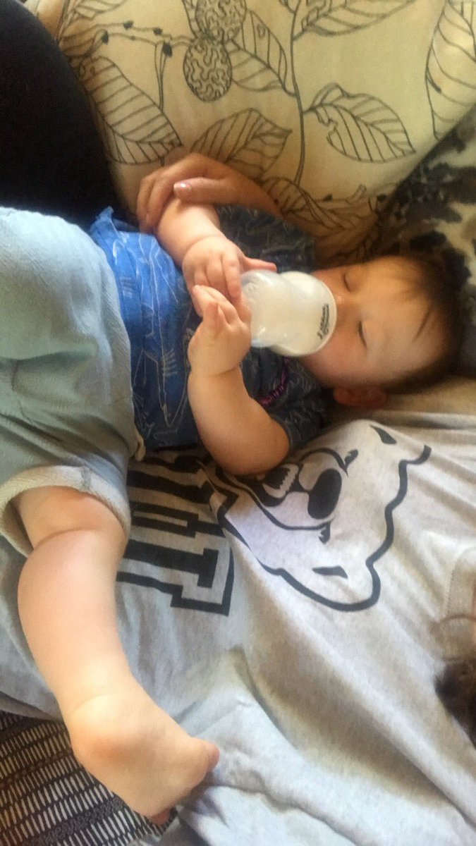 SarahHowell17's tweet photo. Being spit up on doesn't even phase me anymore https://t.co/FG0wGoz4R4