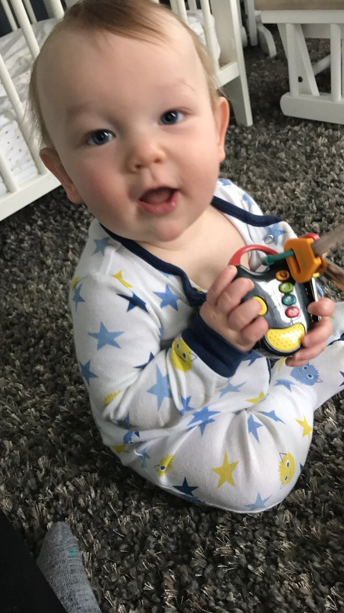 SarahHowell17's tweet photo. Being spit up on doesn't even phase me anymore https://t.co/FG0wGoz4R4