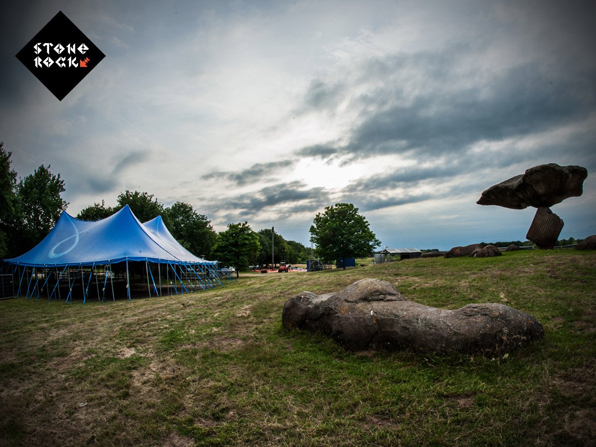 Work hard, rock hard! Gister hebben we de eerste opbouwdag gehad! Het begin is gezet en vandaag zijn we weer keihard aan de bak!