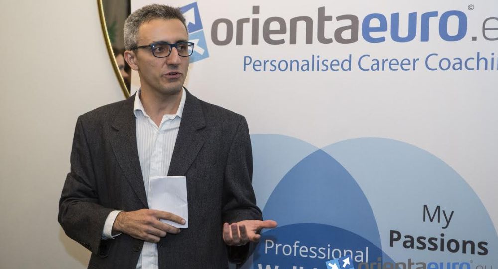 jpmarino79's tweet photo. Método argentino de coaching triunfa en Bélgica https://t.co/ecWEYIczUD @OrientaEuro @cohenroger @desarrollarme https://t.co/PFHusgaZzz