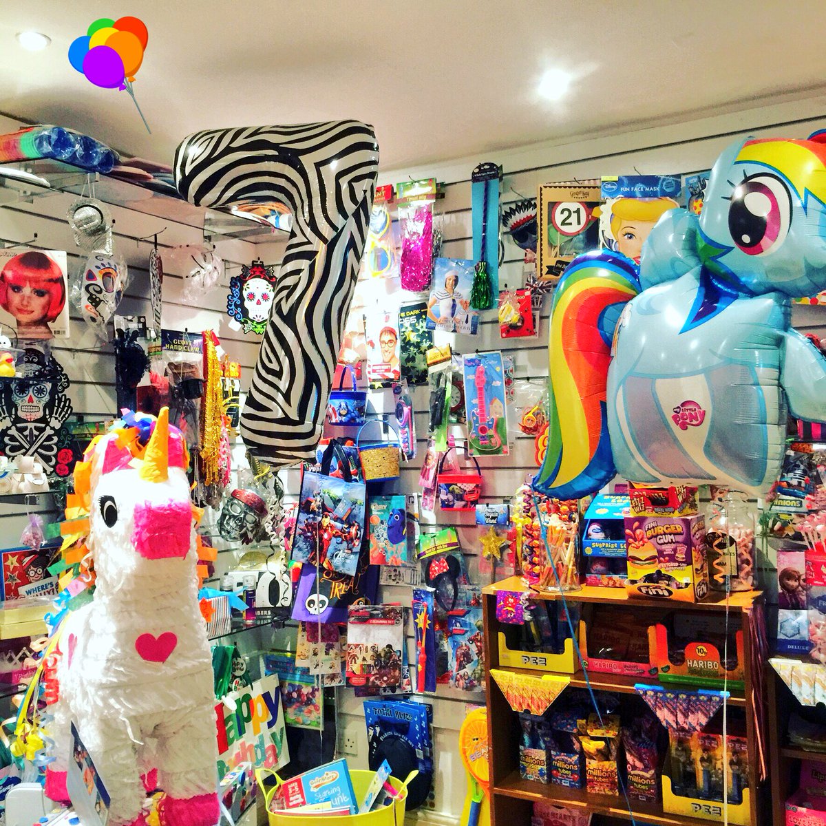 BalonandPetals's tweet photo. ๐คน๐ปโโ๏ธ๐๐๐๐#allthingsparty #special #balloons #disney #sweets #Pinata #partyshop #partytime #fancydress. #decorations #colour #keeponpartying https://t.co/D1NAHkMez2
