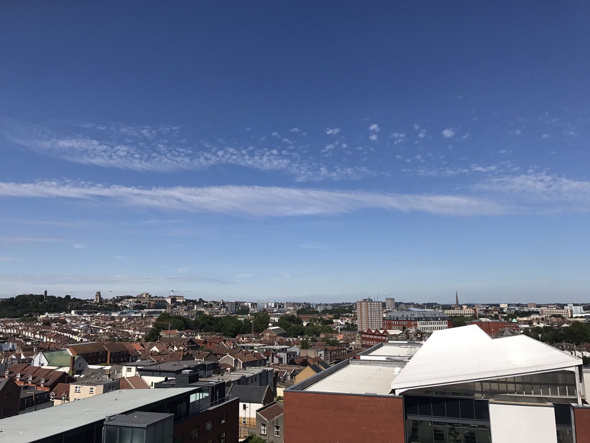 OLLIELEWIS's tweet photo. This is what you call a perfect day for sunbathing #Bristol #Airpoint ☀️☀️☀️ https://t.co/arWk6wxxbX