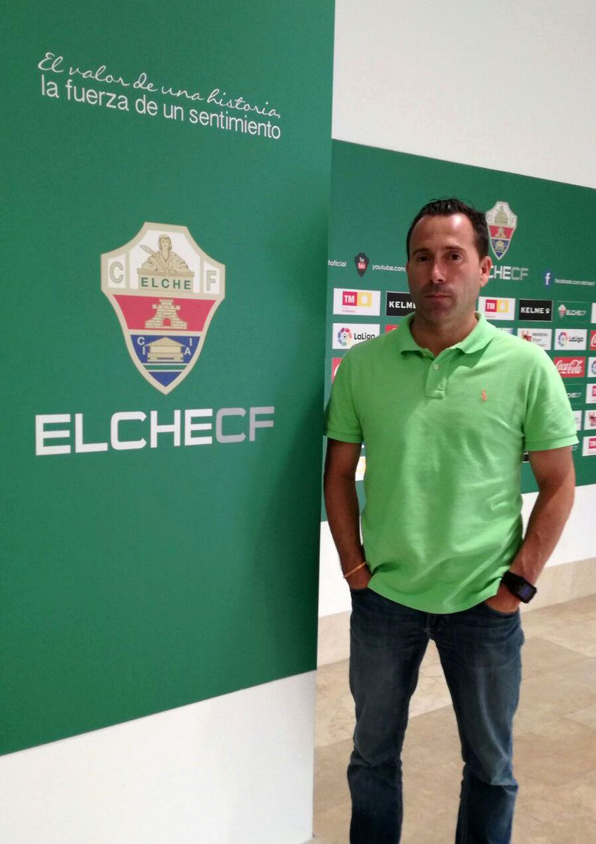 elchecf's tweet photo. 📝 FÚTBOL BASE | @GBeranger12 dirigirá al #JuvenilA y David Bascuñana entrenará al #JuvenilB.
➡️ https://t.co/yzdOzpwuPh https://t.co/z8fuDbUggq