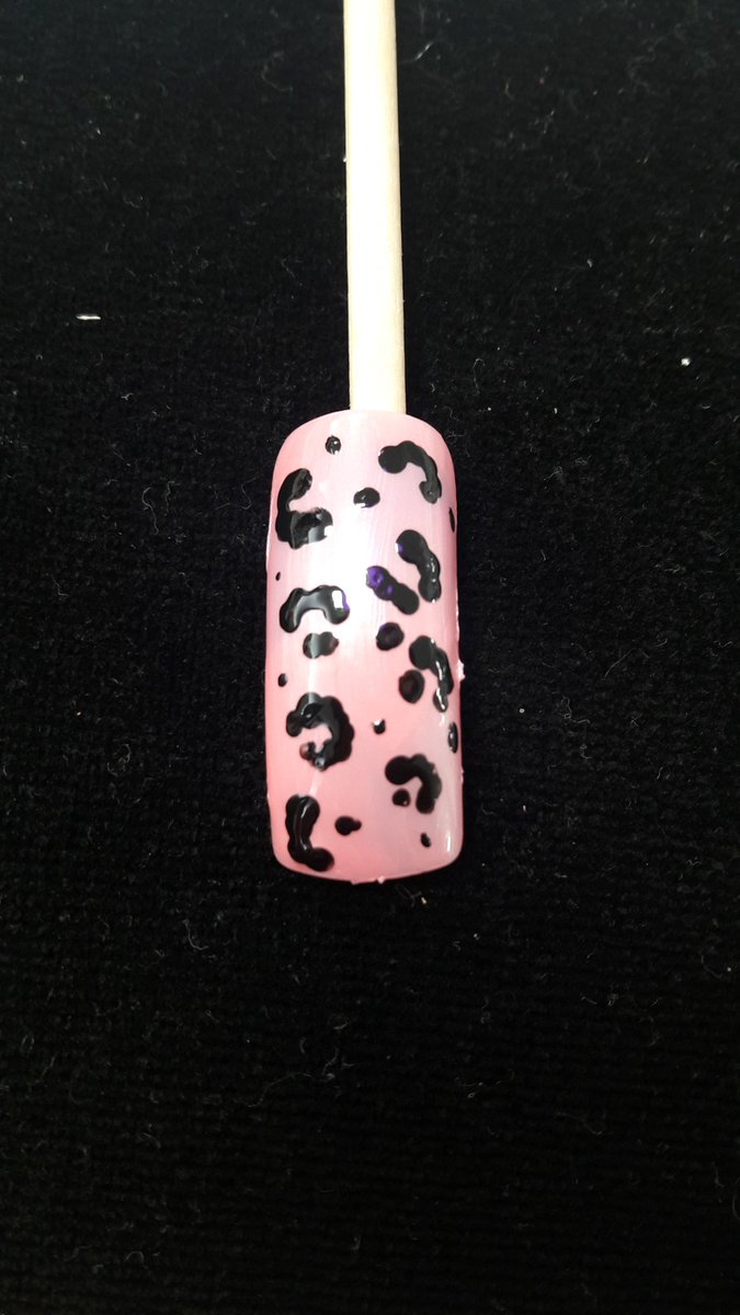 Its_charlotte2's tweet photo. #iamstudying #nails @RotherhamColl https://t.co/66OIbhFXmS