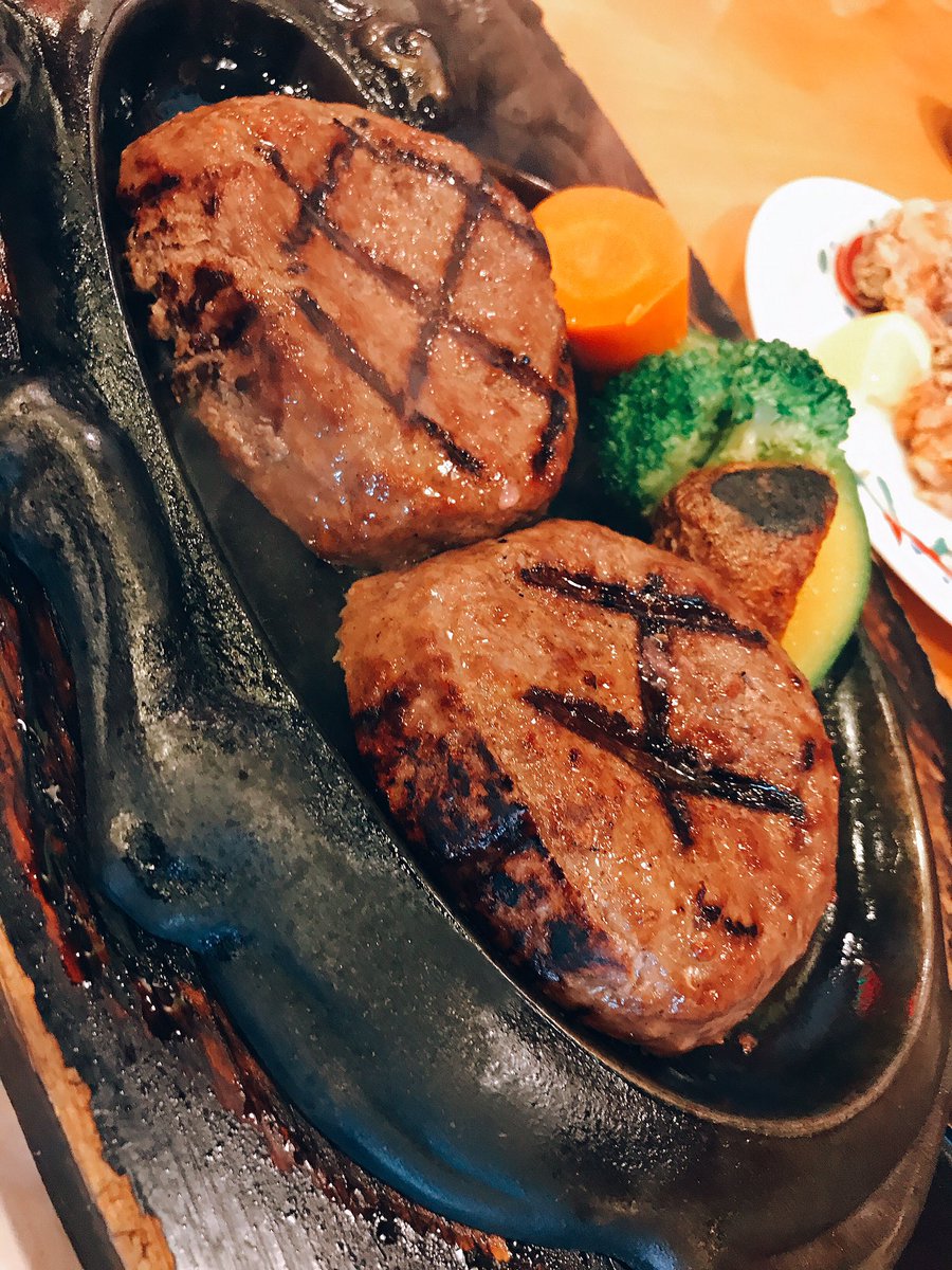 withoutBicycle's tweet photo. 静岡県のハンバーグレストラン【さわやか】は極上の肉が食べられます

待たされるけど https://t.co/vmgOpKmdTn