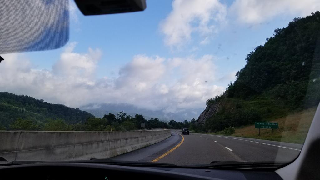 CKTYtour's tweet photo. Made in to Tennessee #beautiful #mountainsformiles https://t.co/ER5vGV43iZ