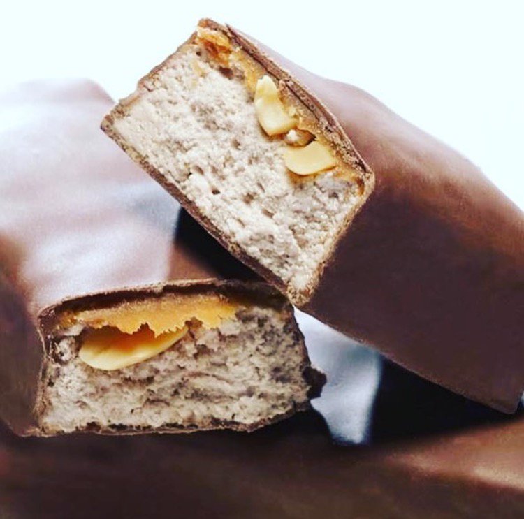 ChangesClinic's tweet image. We're playing the @prattprattpratt game.. What's My Snack?! Today a caramel &amp;amp; peanut bar, part of our #prochange diet #whatsmysnack