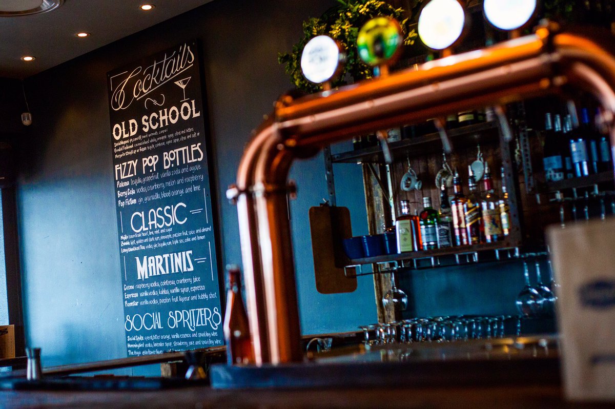 #HumpDay sundowners anyone? Drinks ✔︎ 
Amazing view ✔︎ 
You know where to find us 😉