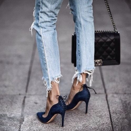 EratoStyle's tweet photo. Love living in jeans? These are the 3 new denim trends you need to know about. https://t.co/AU3fvlHO9g https://t.co/OJ6uIIMWXh