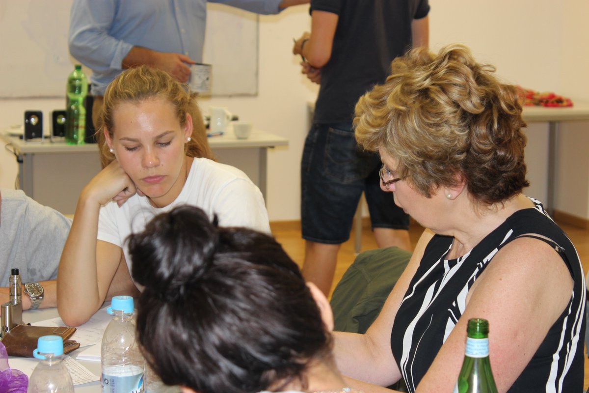 Globe College Munich tweet media