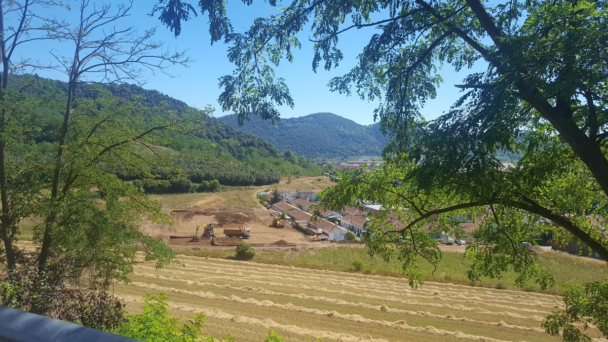 Comencen els treballs per construir una àrea esportiva a <a href="/SantMiquelOlot/">Sant Miquel Olot</a>. Una acció sorgida del PiAM #OlotMesB