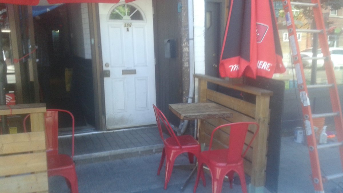 2/2 <a href="/BQMburger/">BQM Burger</a> also is this patio legal? Tried talking for almost a year, no change. <a href="/311Toronto/">311 Toronto</a> <a href="/TorontoPolice/">Toronto Police</a>