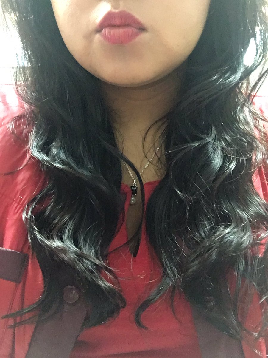 yantzii's tweet photo. De rojo te ves bien, combina con tus ojos y tu piel..... ahora solo tengo malos pensamientos ❤️🖤#panda4ever https://t.co/XUpBzDWQcb