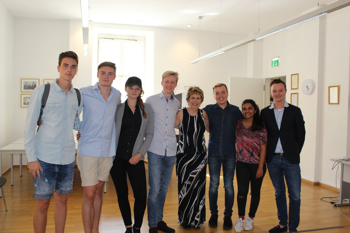 Globe College Munich tweet media