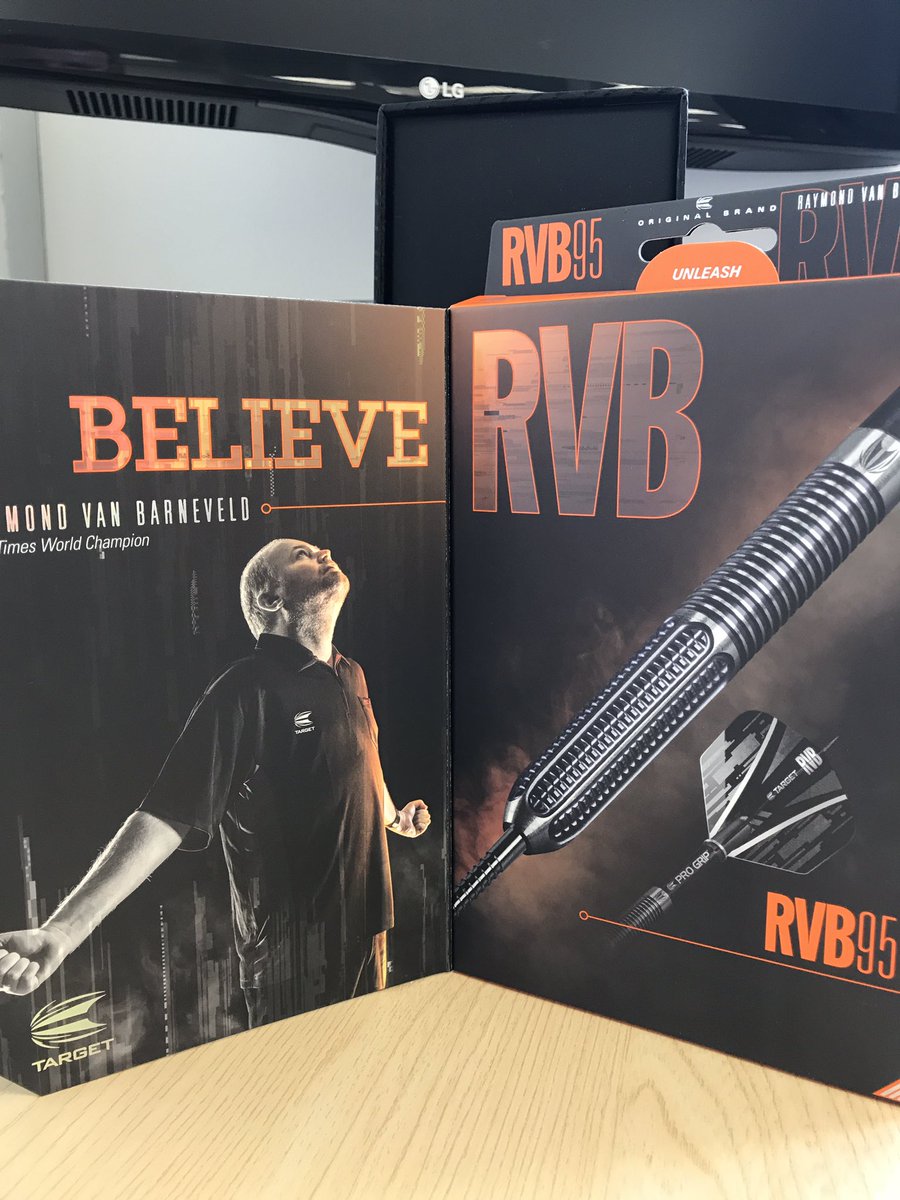 Garryplummer's tweet photo. Comp time simple RT&amp;❤️for a chance to win a set of signed RVB95 darts they are amazing! https://t.co/Pwr8FifJxX