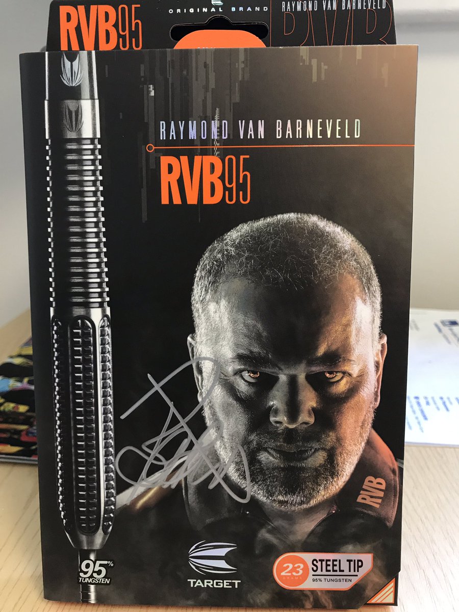 Garryplummer's tweet photo. Comp time simple RT&amp;❤️for a chance to win a set of signed RVB95 darts they are amazing! https://t.co/Pwr8FifJxX