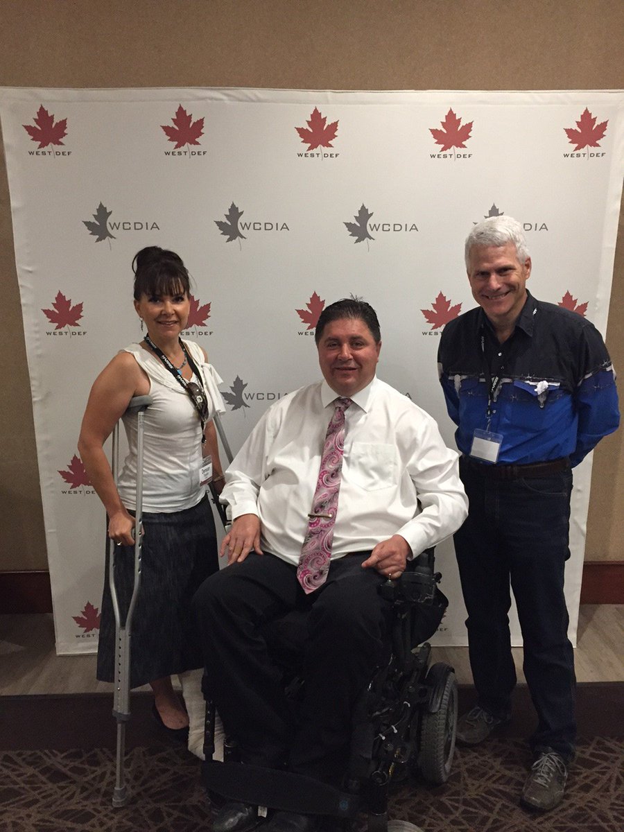 kenthehr's tweet photo. À #WestDef2017 pr parler innov. ds domaine militaire + comment $ annoncé ds pol. de défense aura impact sur écon. de l’Ouest #polcan #yyc https://t.co/ECM5v0WTsy