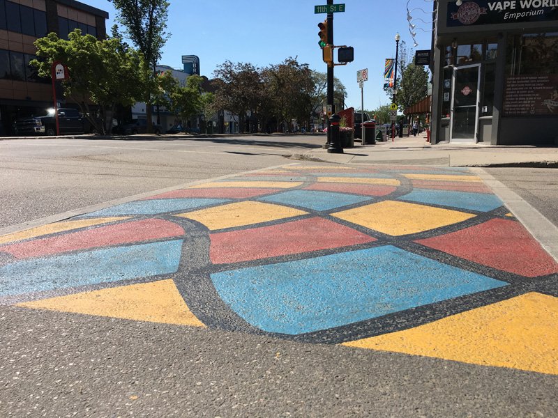 Colour Added to Broadway Avenue Crosswalks dlvr.it/PRxBx1 https://t.co/Ju9ZJmoqsV