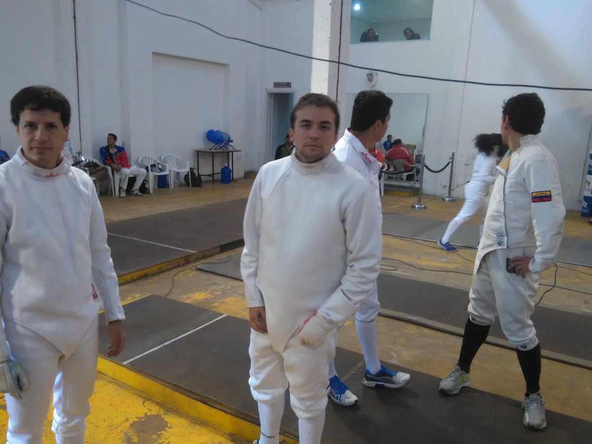 ecufencing's tweet photo. Competencia de #Esgrima adultos este fin de semana en #Ecuador https://t.co/u8rbCEexY3