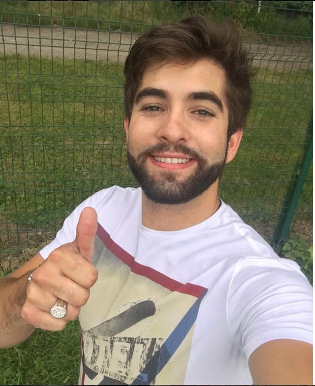 MargauxeB's tweet photo. joyeux anniversaire mon petit chat 😘🎉 @GIRACKENDJI https://t.co/4GEYbGV9lf