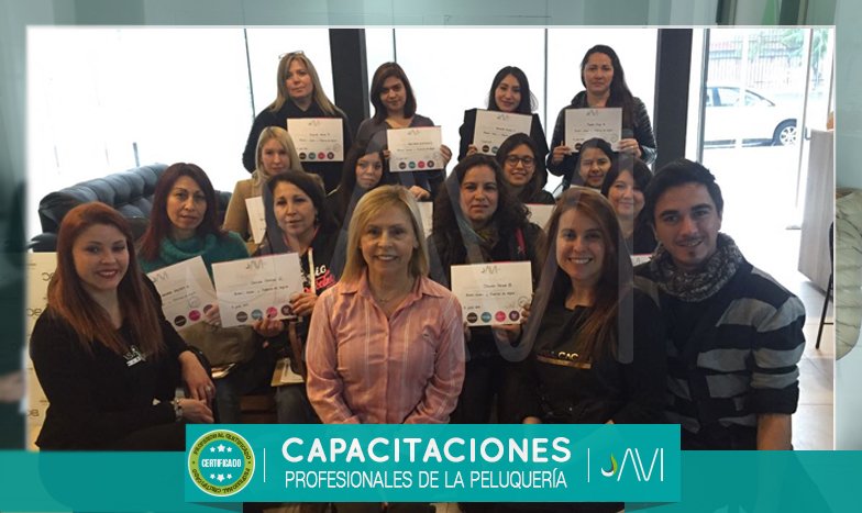 Avi_Chile_'s tweet image. Recibimos a un excelente equipo de Estilistas que aprendieron sobre la Aplicación de #BrasilCacau Y #PlásticaDeArgila. Gracias a todos 😘😘😘😘