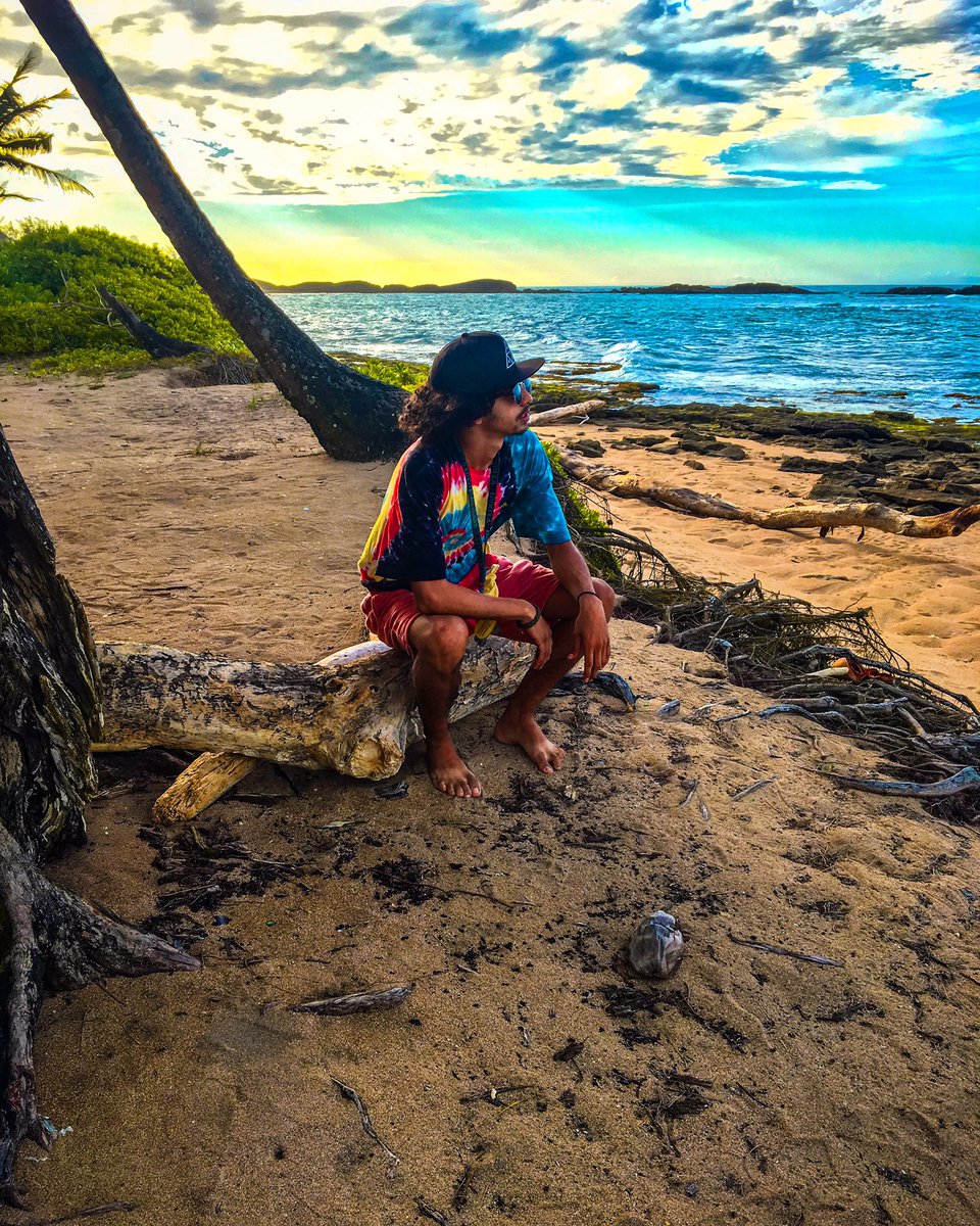 rainierbv's tweet photo. Tropical 🌊🌴☀️ https://t.co/Rg0LzYkbDq