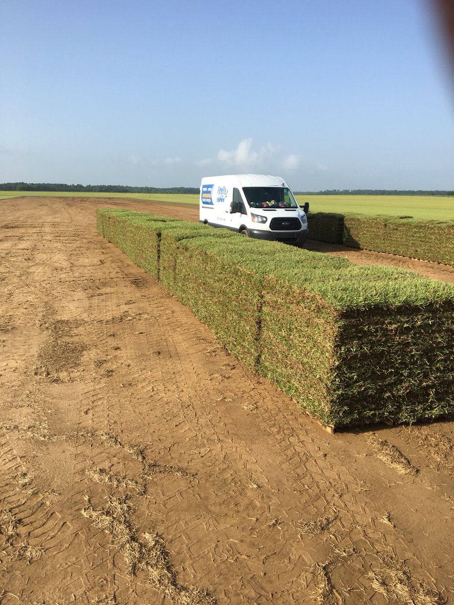 FireFlyRobotics's tweet photo. Sunday morning rush--more #perfectpallets cut by the FireFly #ProSlab155 at Rebelling Farms. https://t.co/xvgIgRo6uI