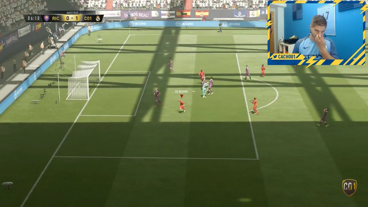 albert_S7's tweet photo. Secuencia de un gol en fuera de juego de @cachoo01 #fifa17 #fifaerror @EASPORTSEsp https://t.co/E9tytkREHt